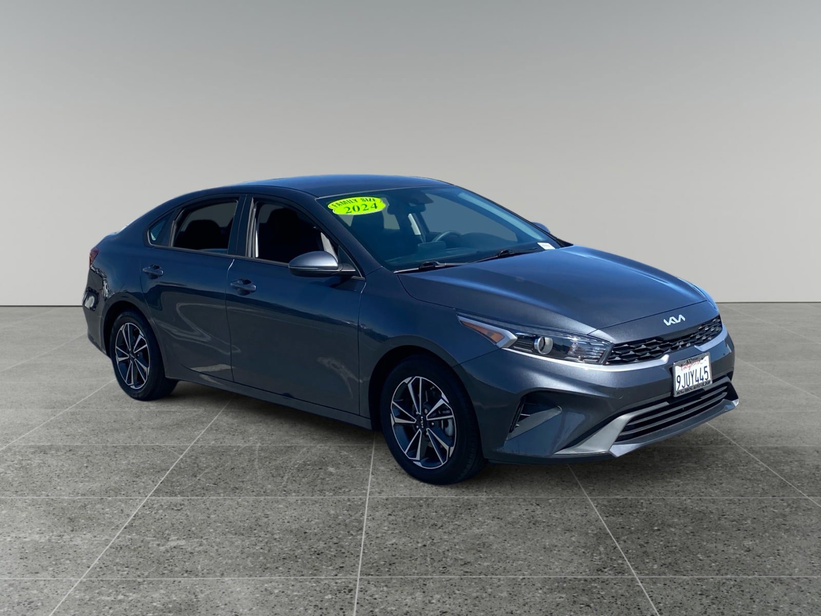 Used 2024 Kia Forte LXS w/ LXS Technology Package FWD image 7
