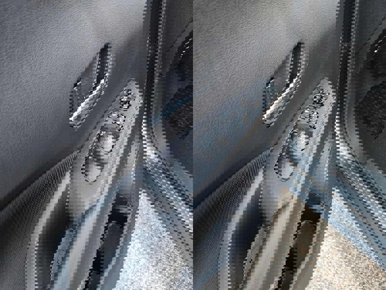 Used 2024 Nissan Kicks SV image 23