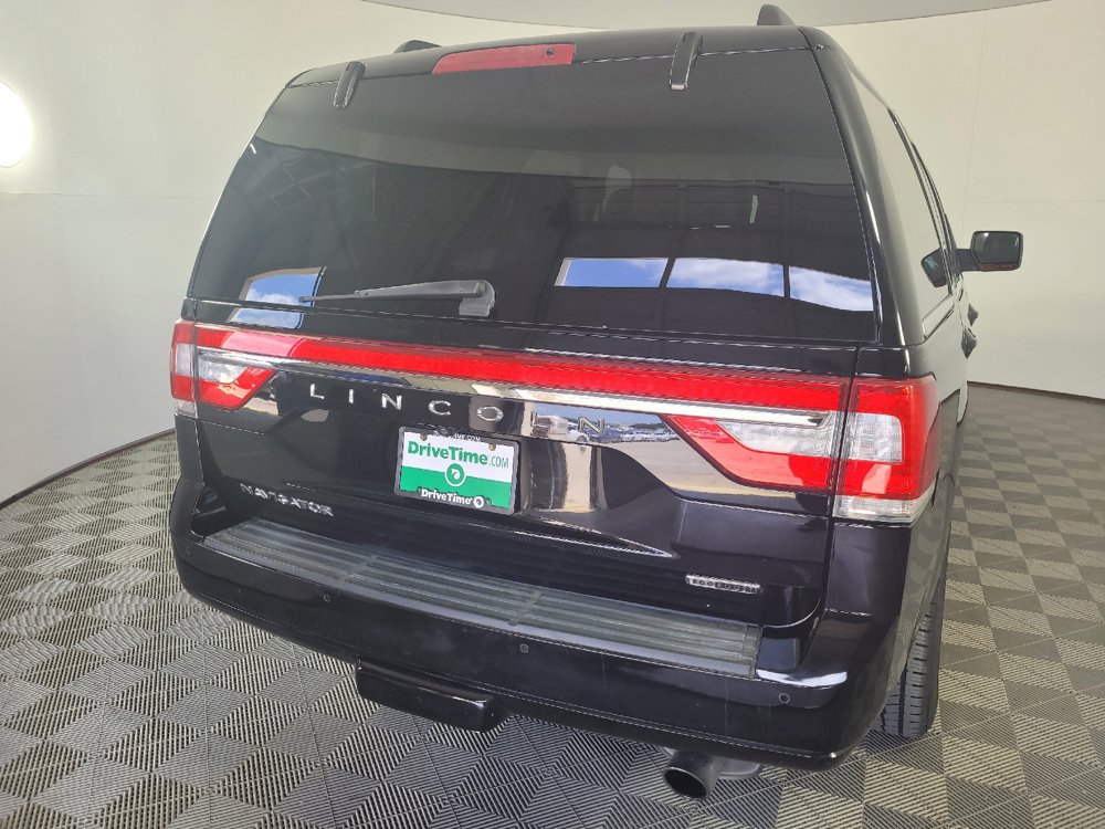 Used 2016 Lincoln Navigator Select RWD image 7