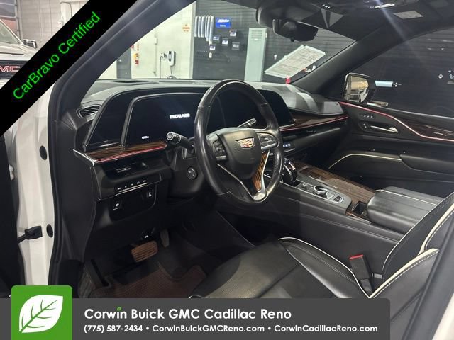 Used 2021 Cadillac Escalade Premium Luxury AWD/4WD image 12