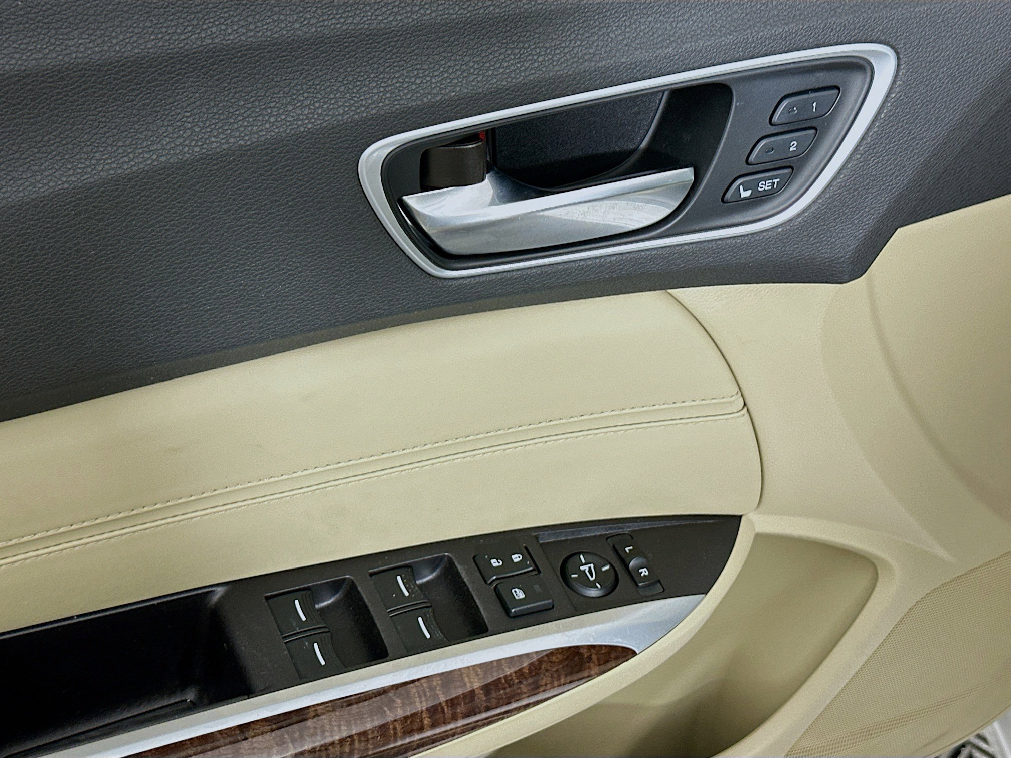 Used 2020 Acura TLX image 15