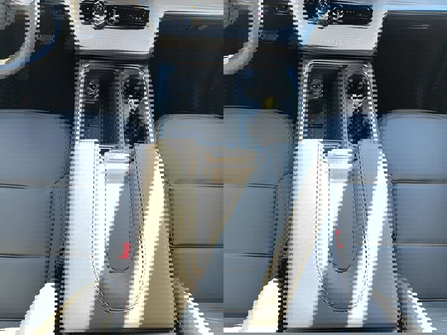 New 2025 Ford Expedition Active image 11