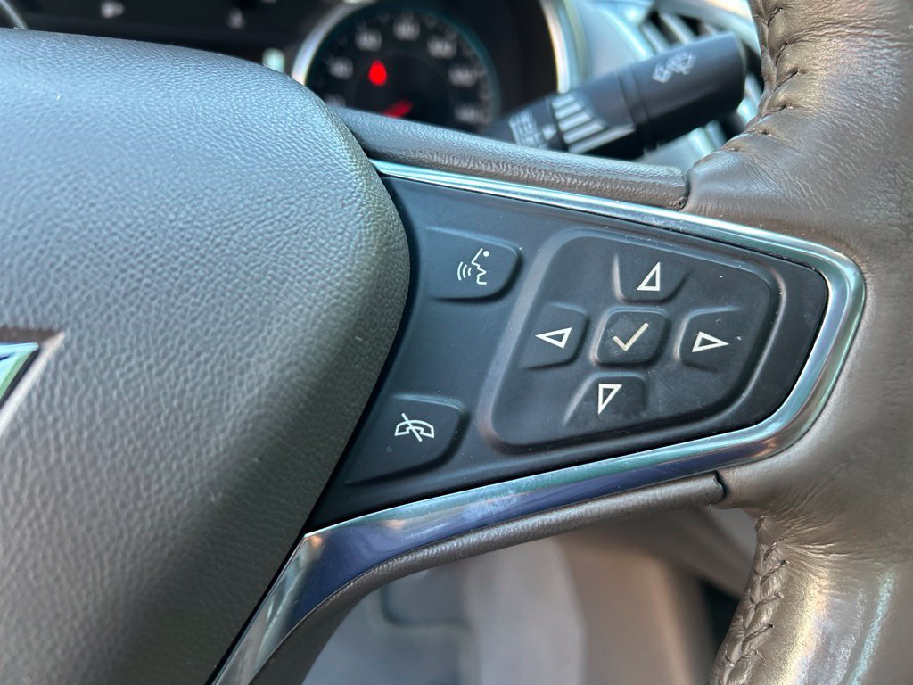 Used 2017 Chevrolet Malibu Premier w/ Premier Sun and Wheel Package FWD image 21