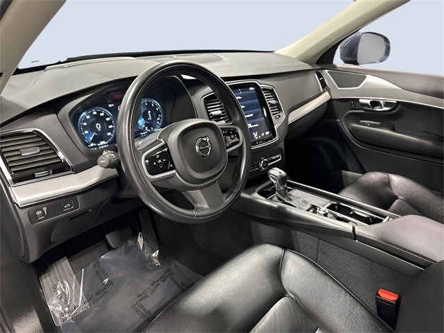 Used 2022 Volvo XC90 T5 Momentum w/ Advanced Package image 11