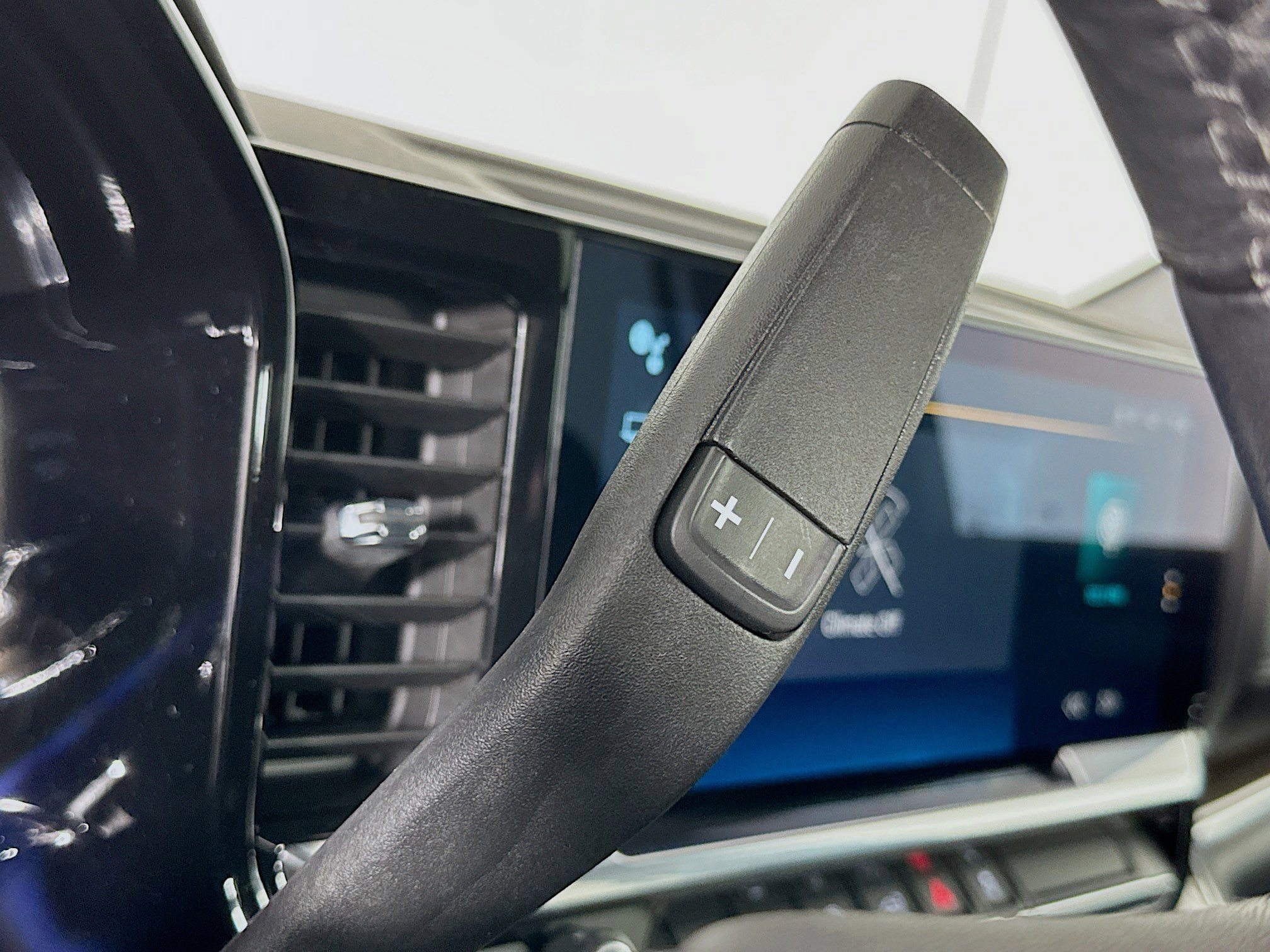 Used 2022 Chevrolet Silverado 1500 LT image 24