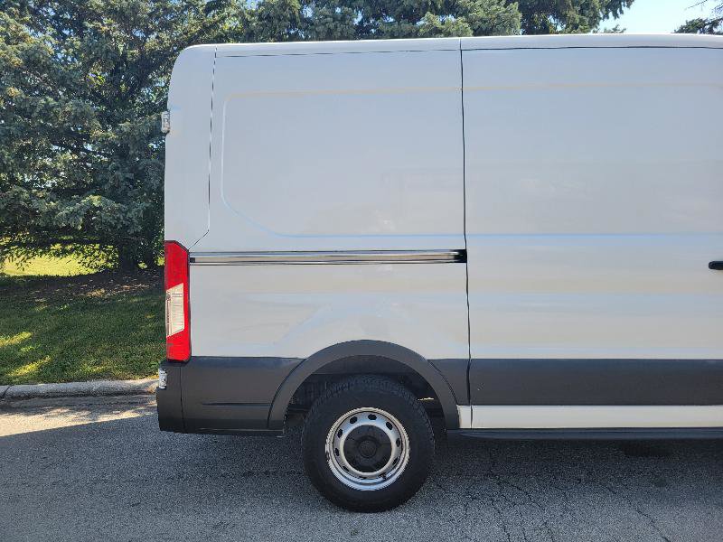 Used 2016 Ford Transit 250 130 Medium Roof image 9