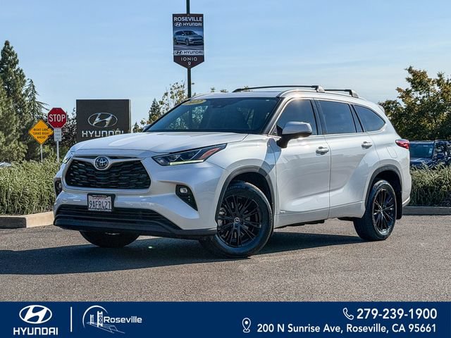 Used 2022 Toyota Highlander Bronze Edition AWD/4WD image 1