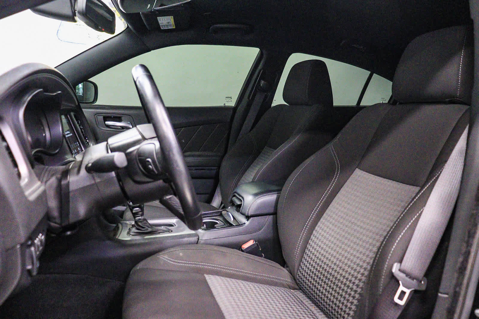 Used 2023 Dodge Charger SXT w/ Blacktop Package AWD/4WD image 18