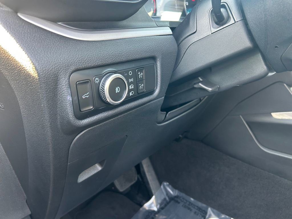 Used 2024 Ford Explorer XLT w/ Equipment Group 202A image 21