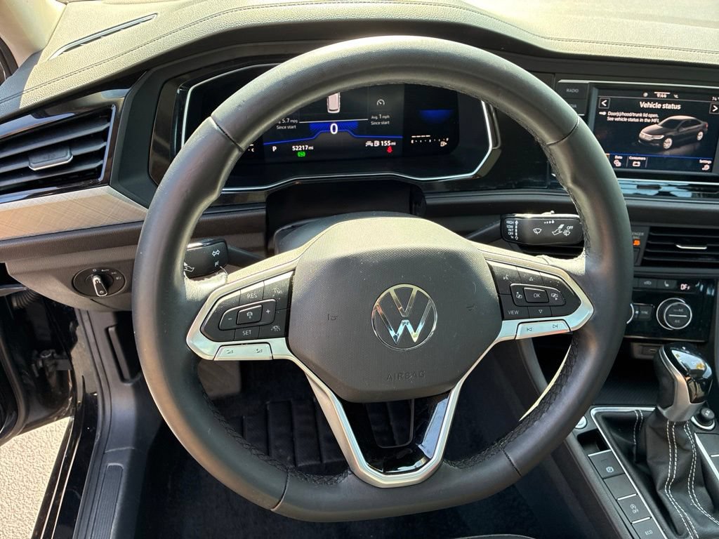 Used 2022 Volkswagen Jetta SE FWD image 16