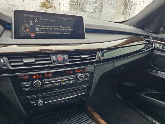 Used 2014 BMW X5 xDrive35i w/ M Sport image 40