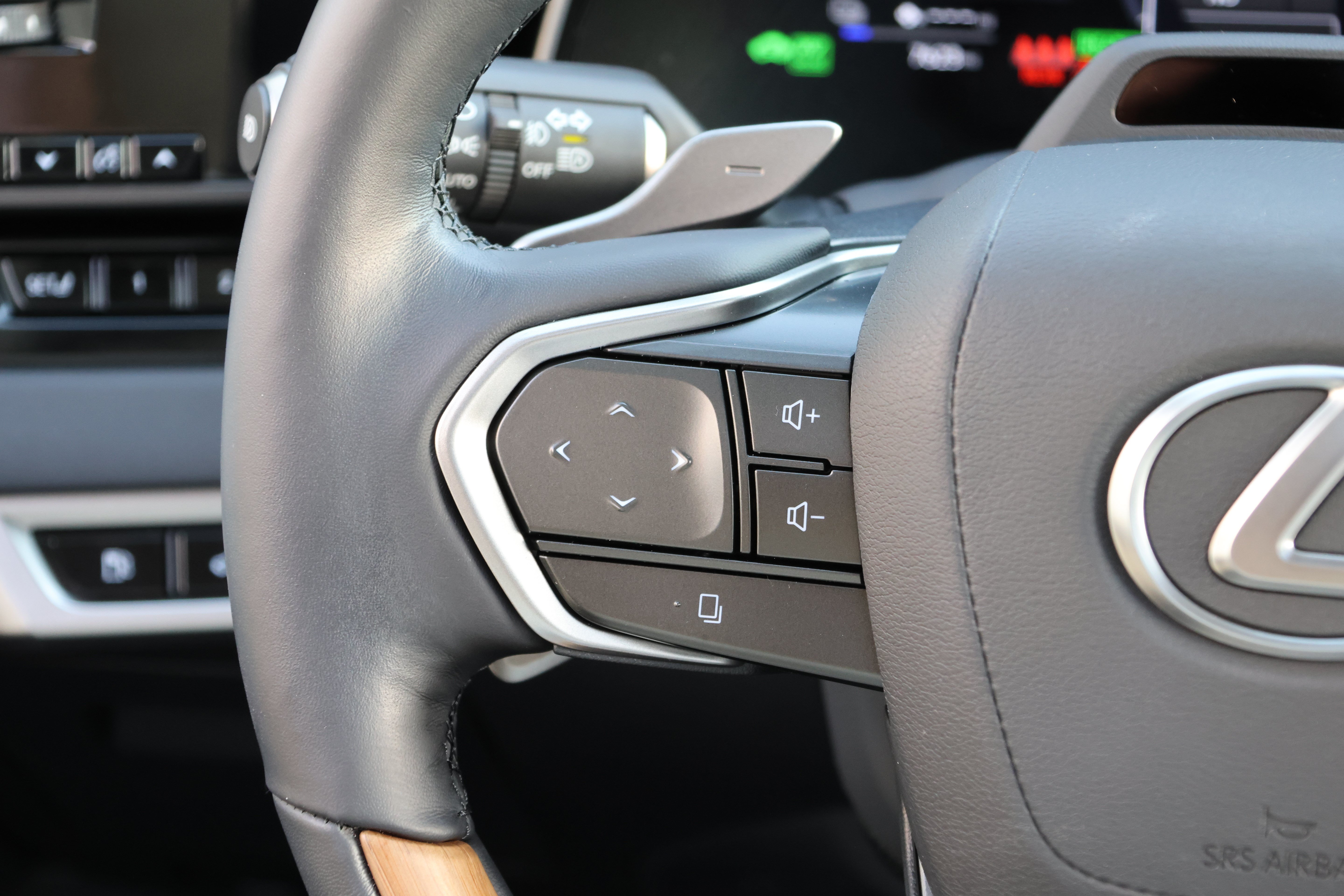 Certified 2026 Lexus RX 450h AWD w/ Convenience Package image 19
