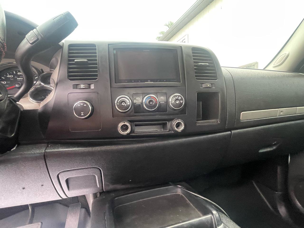 Used 2007 GMC Sierra 2500 SLE w/ SLE2 Audio Package AWD/4WD image 14