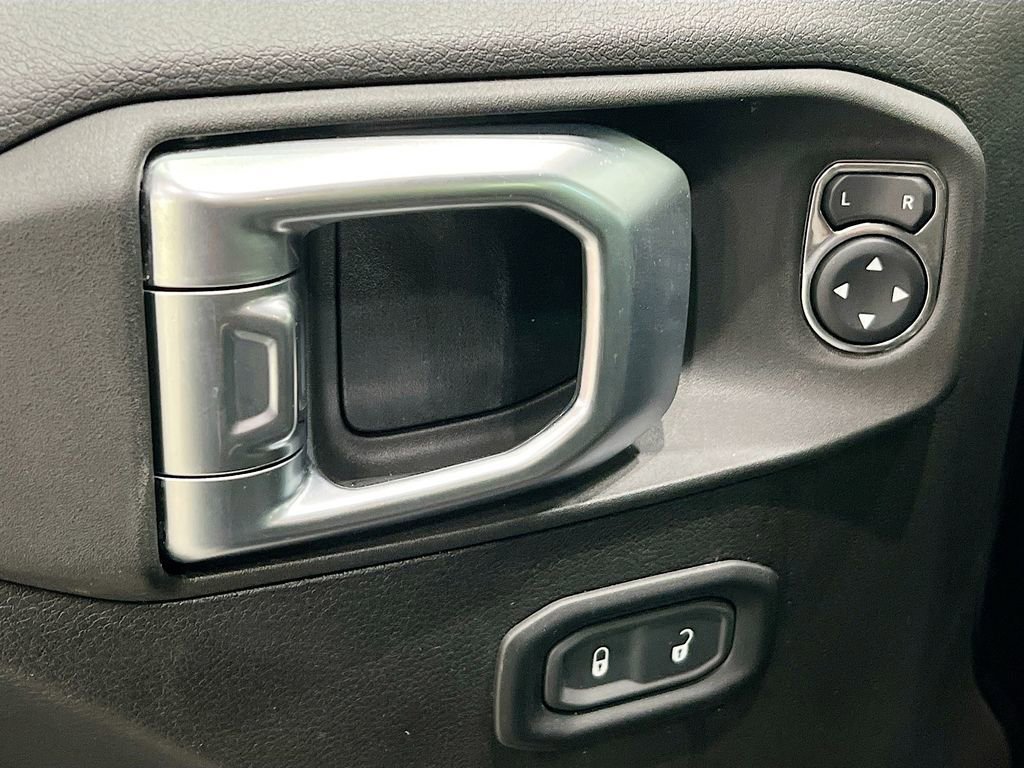 Used 2023 Jeep Wrangler Sport S image 17