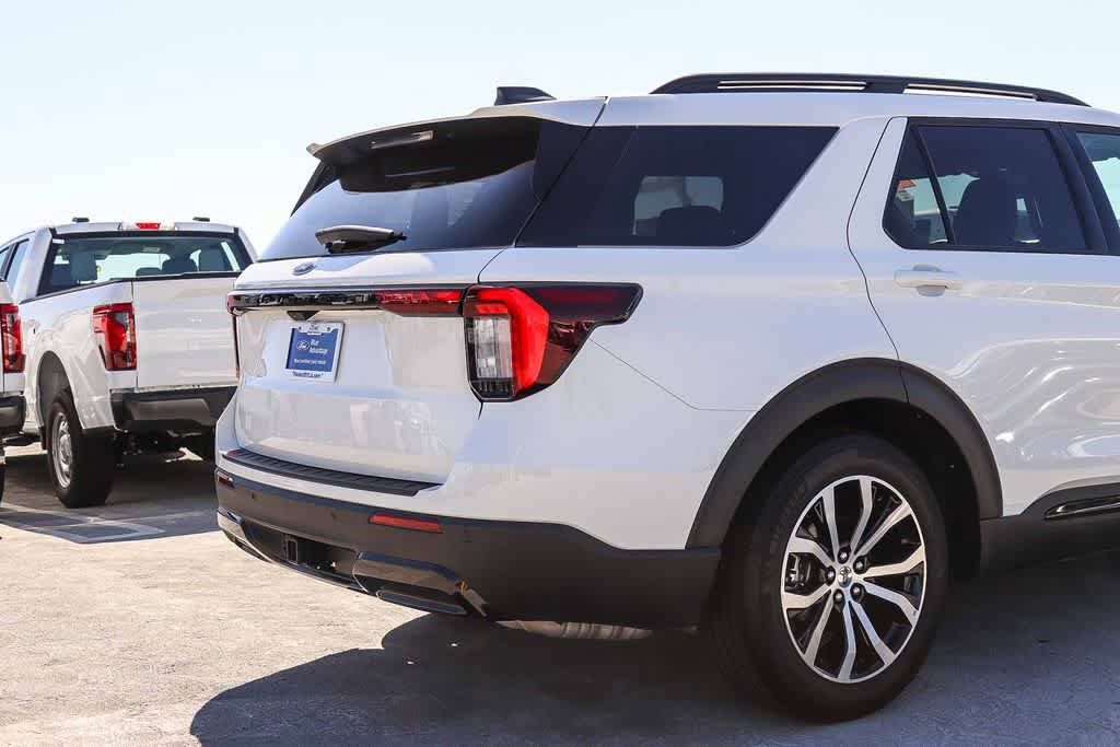 Certified 2025 Ford Explorer ST-Line RWD image 9
