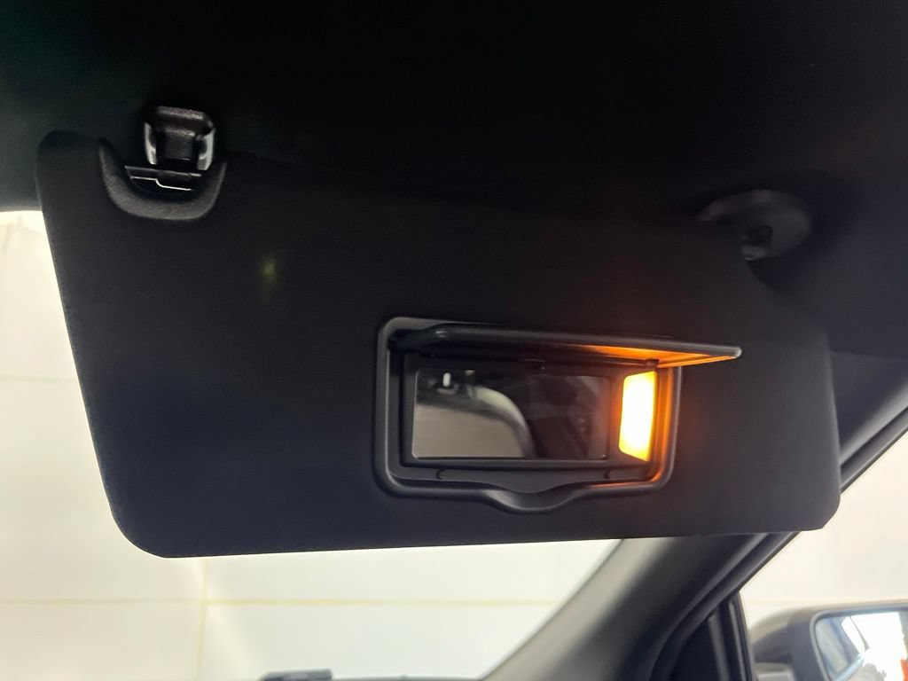 Used 2017 Ford Explorer XLT w/ Equipment Group 202A AWD/4WD image 79
