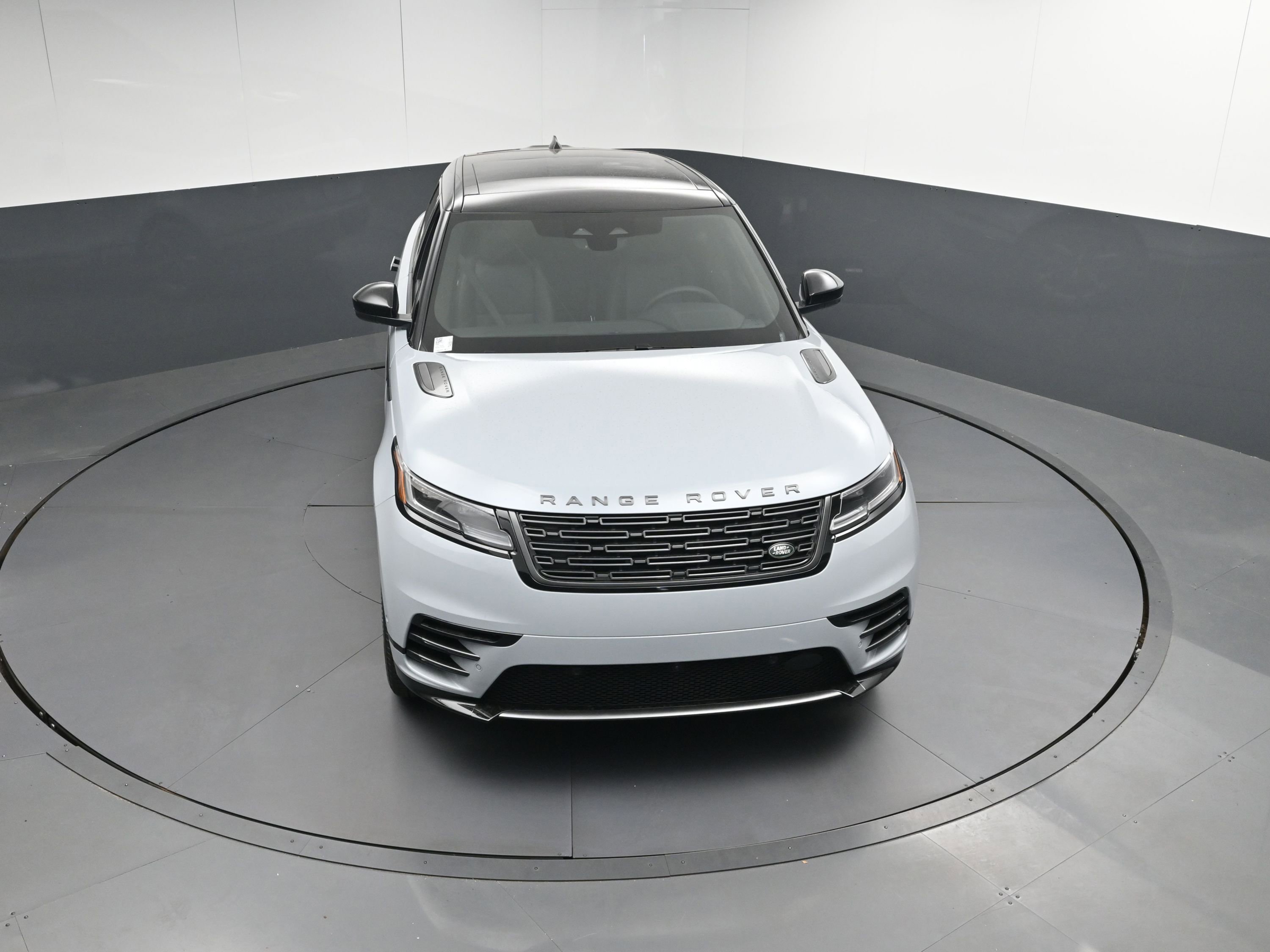 New 2026 Land Rover Range Rover Velar Dynamic SE image 37