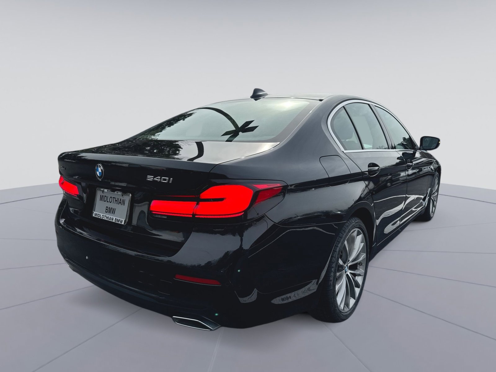 Used 2022 BMW 540i xDrive w/ Premium Package image 29