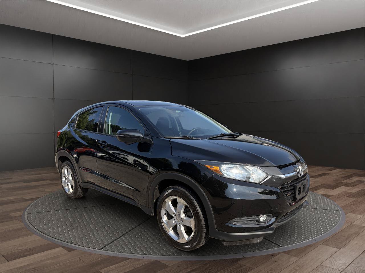 Used 2016 Honda HR-V EX image 2