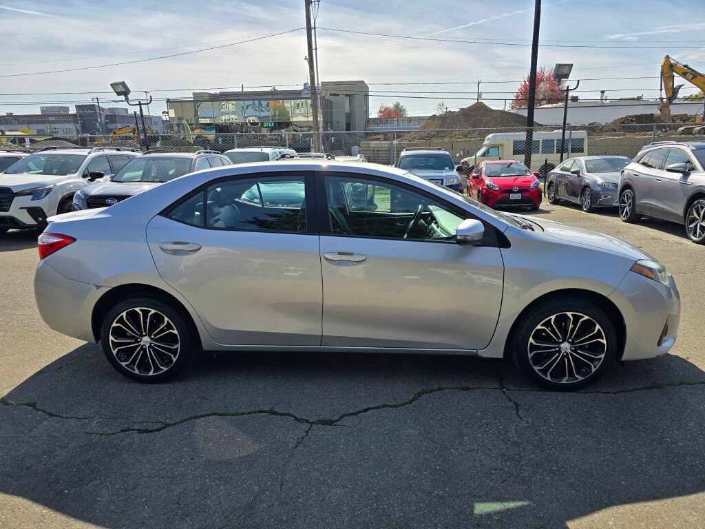 Used 2015 Toyota Corolla S FWD image 2