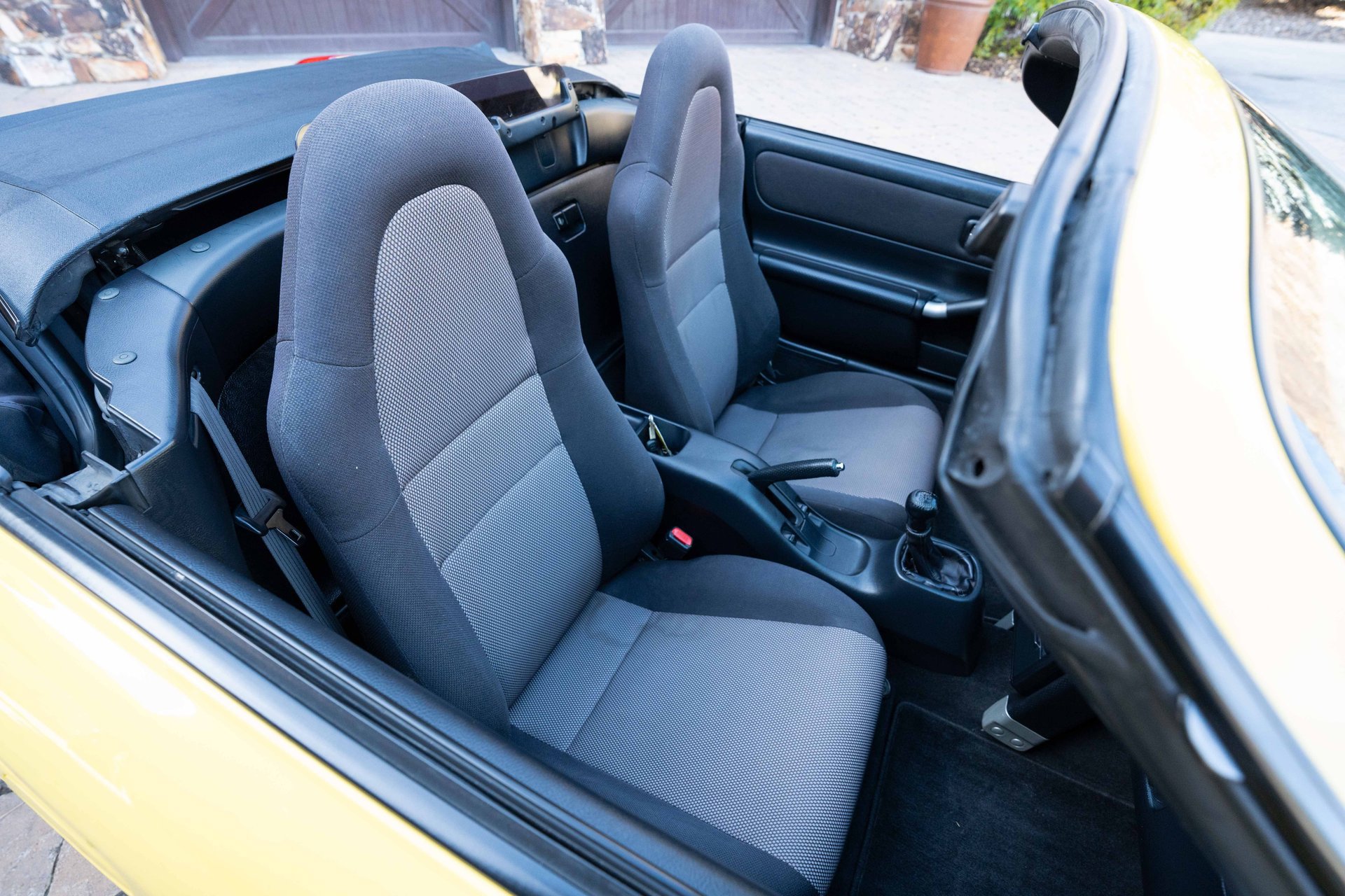 Used 2001 Toyota MR2 image 35