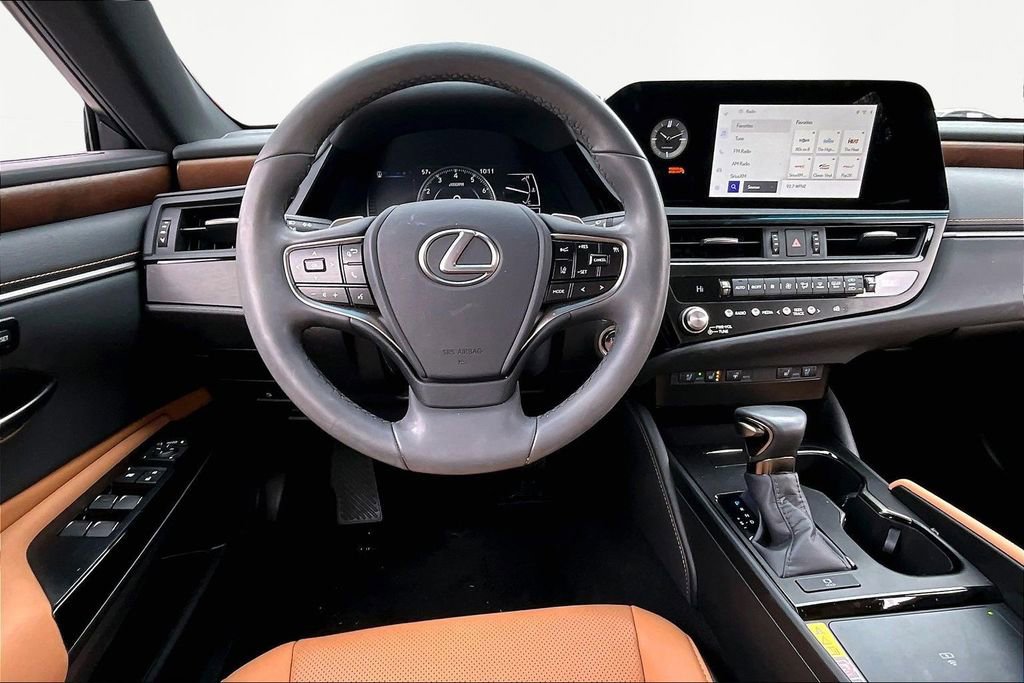 Used 2024 Lexus ES 350 w/ Premium Package image 9