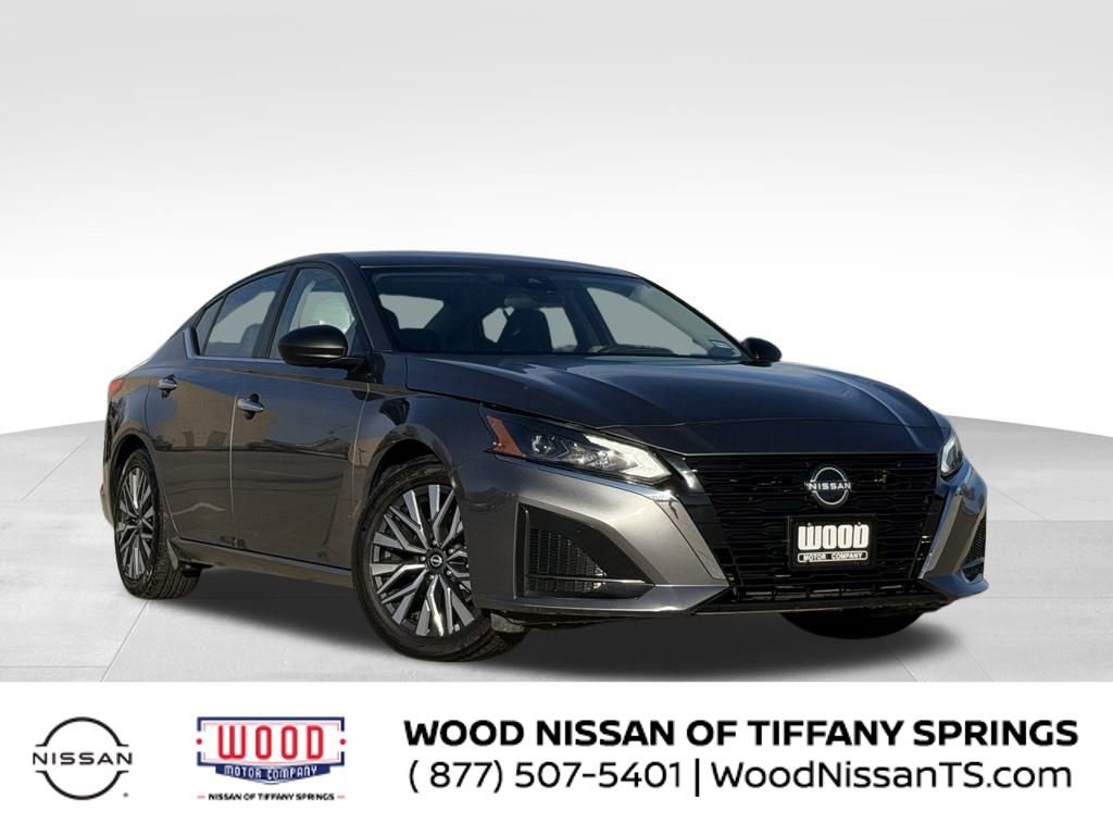 Used 2024 Nissan Altima 2.5 SV image 1