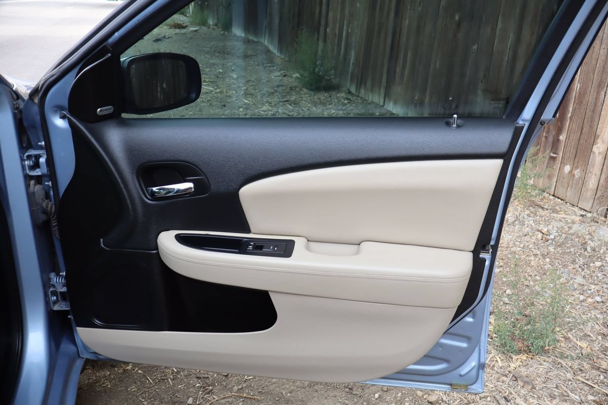 Used 2014 Chrysler 200 Limited FWD image 26