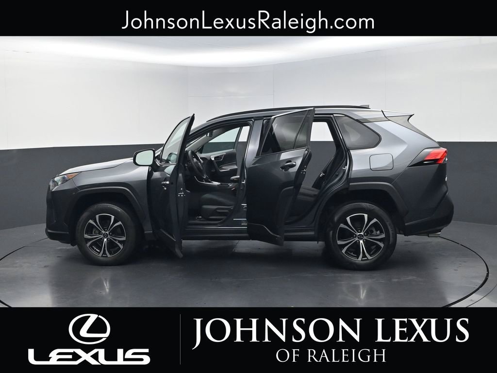 Used 2021 Toyota RAV4 LE FWD image 35
