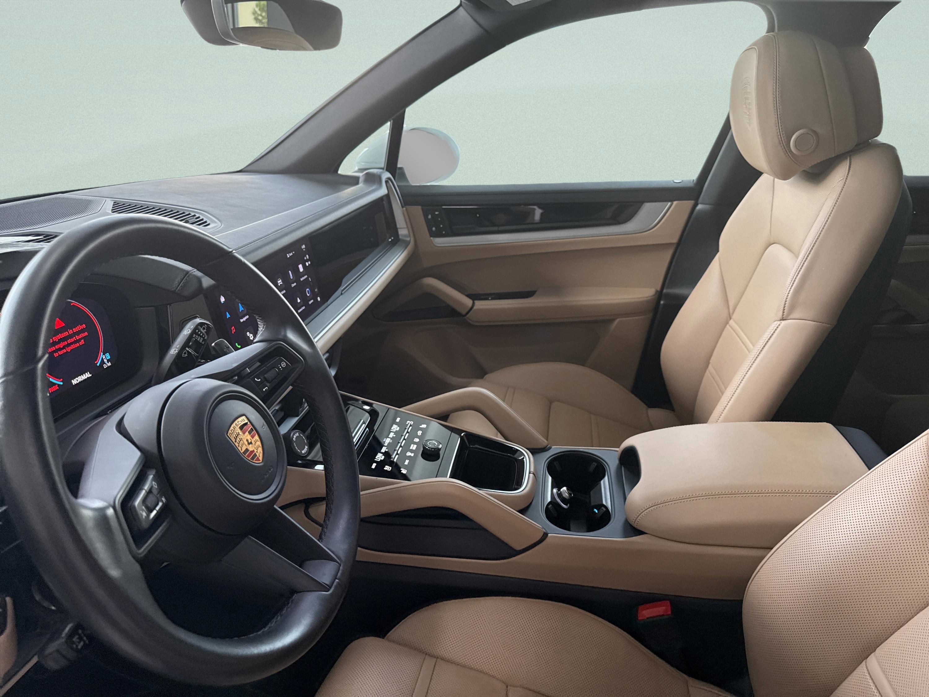 Used 2024 Porsche Cayenne image 27