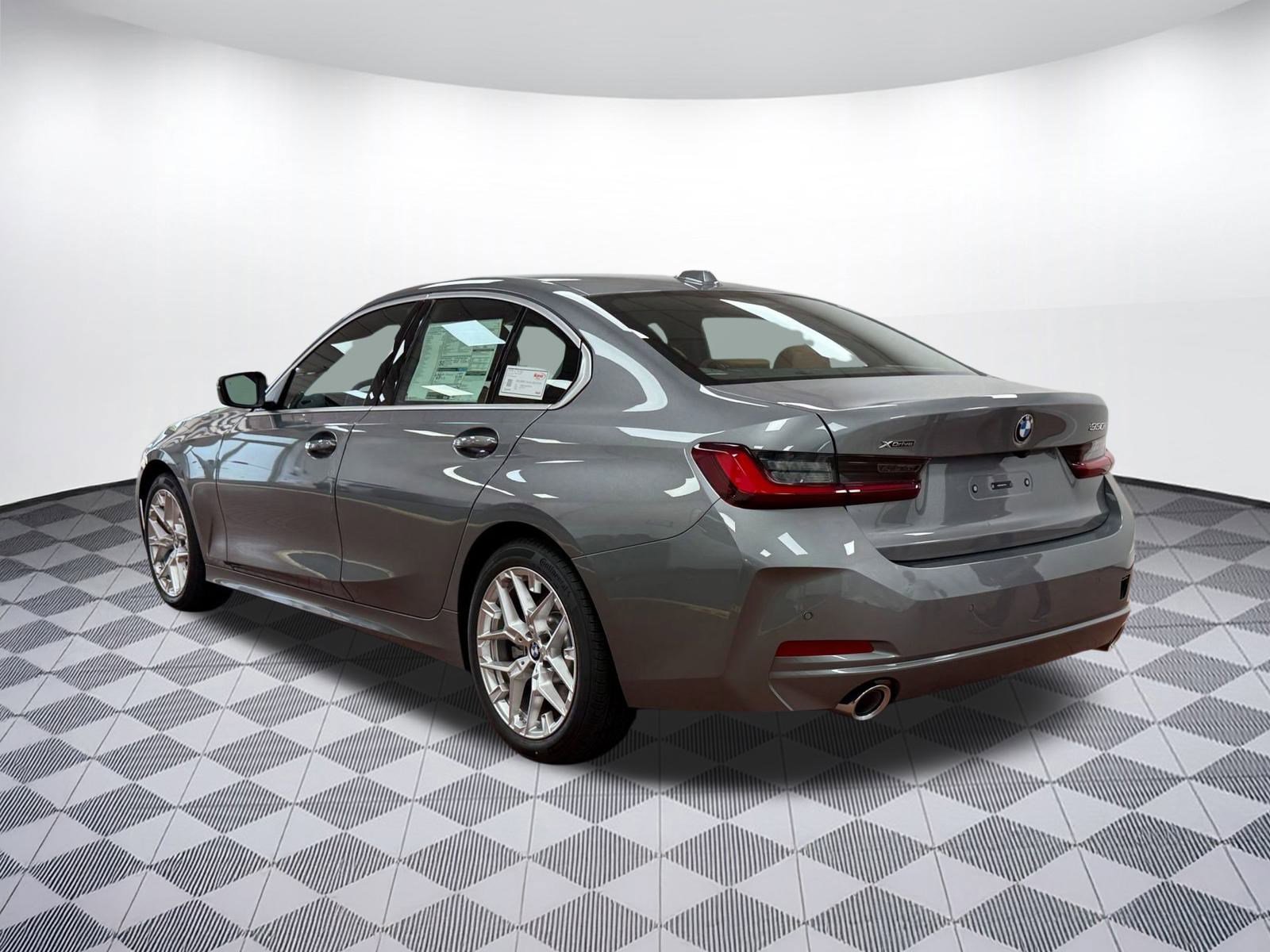 Used 2025 BMW 330i xDrive Sedan w/ Premium Package image 3