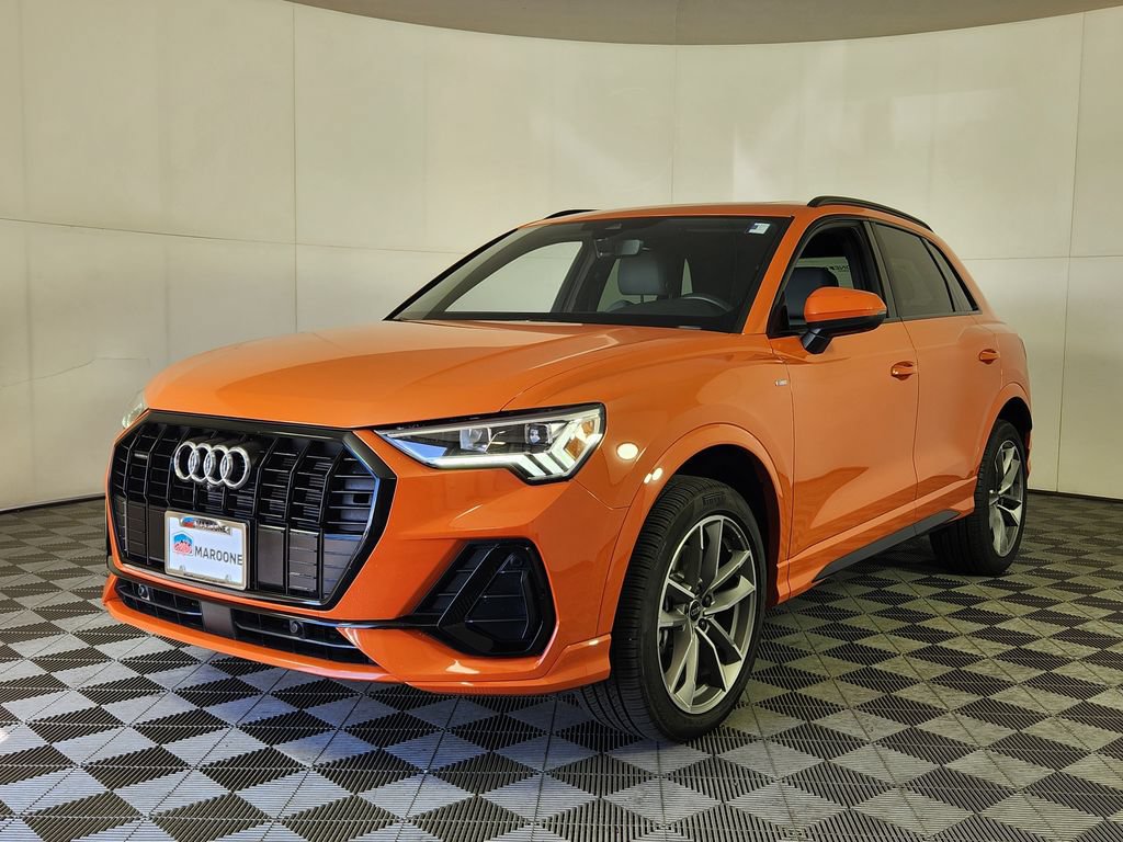 Used 2024 Audi Q3 2.0T Premium Plus w/ Premium Plus Package AWD/4WD image 3