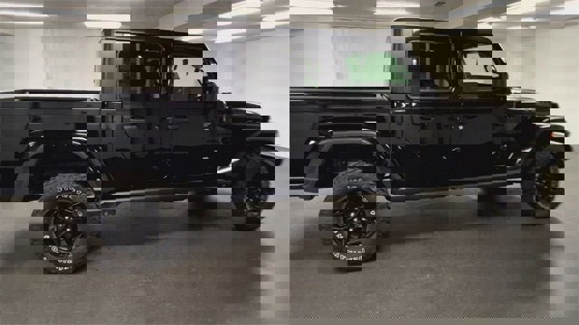 Used 2022 Jeep Gladiator Sport image 9