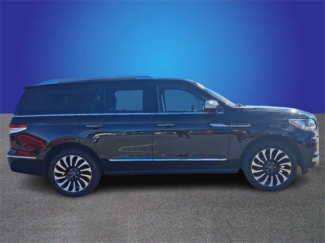 Used 2022 Lincoln Navigator Black Label image 3