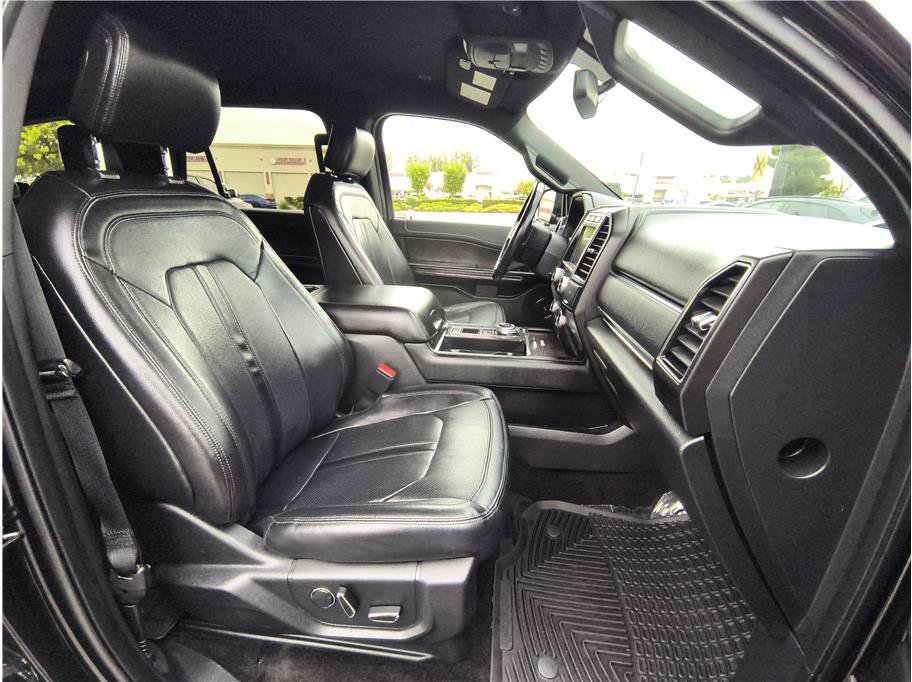 Used 2018 Ford Expedition Limited RWD image 15