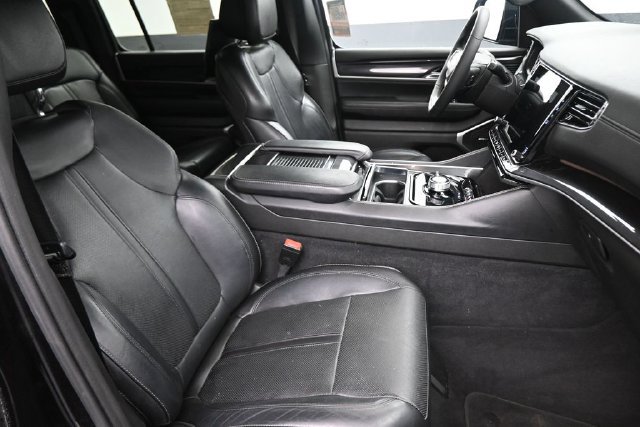 Used 2023 Jeep Wagoneer 4WD w/ Rear Seat Video Group 1 image 21
