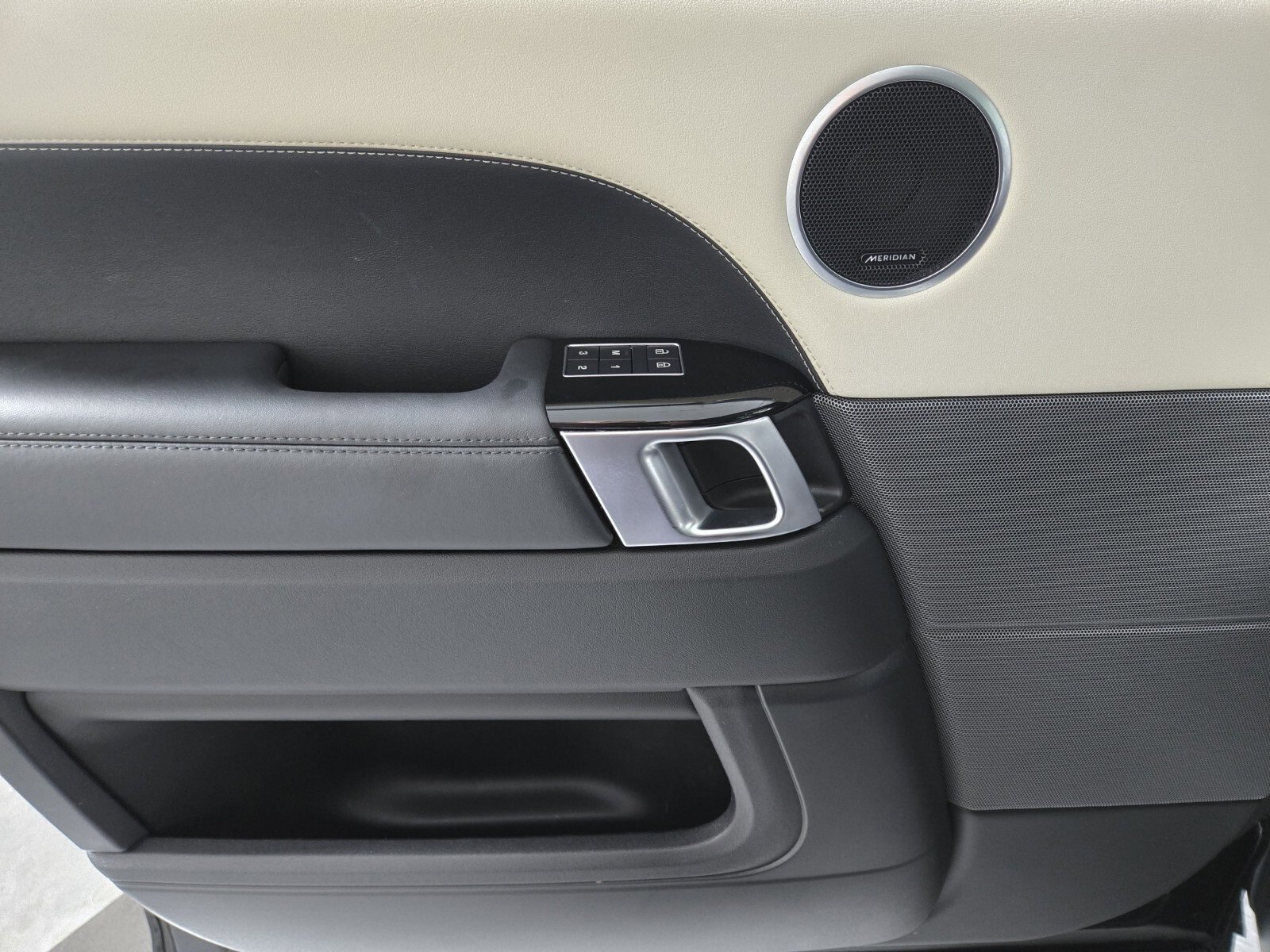 Used 2022 Land Rover Range Rover Sport HSE Silver Edition image 21