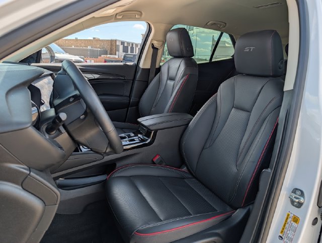 Used 2023 Buick Envision Essence w/ Sport Touring Package FWD image 21