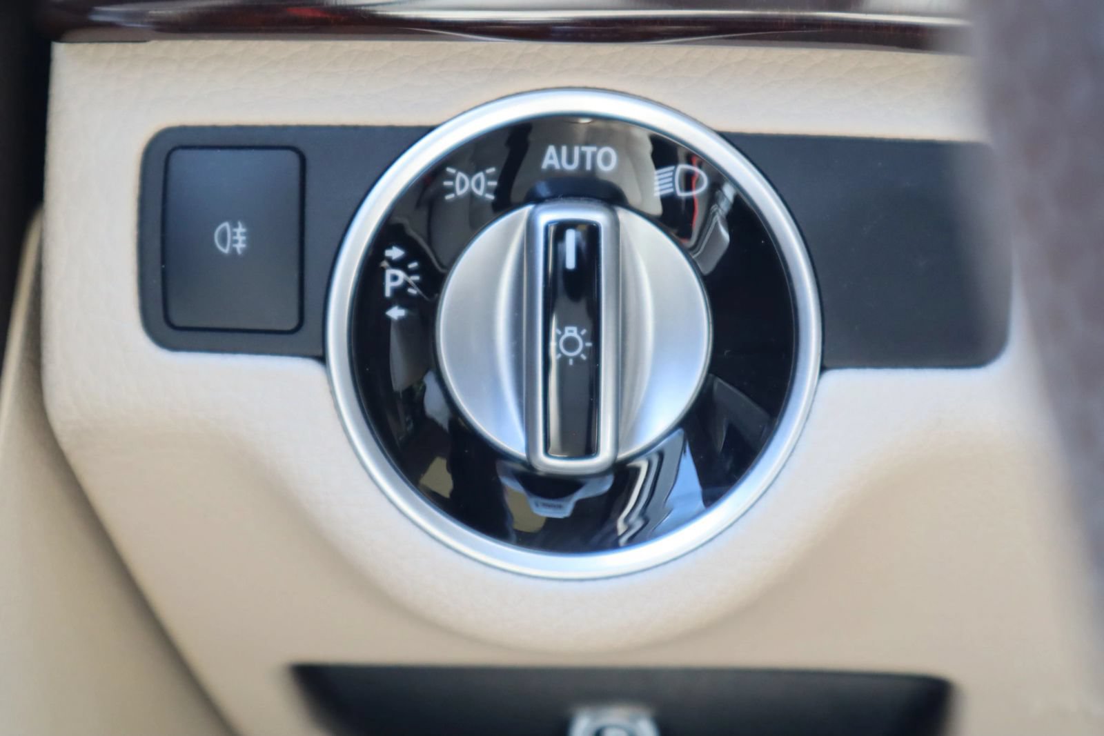 Used 2015 Mercedes-Benz GLK 350 2WD image 29