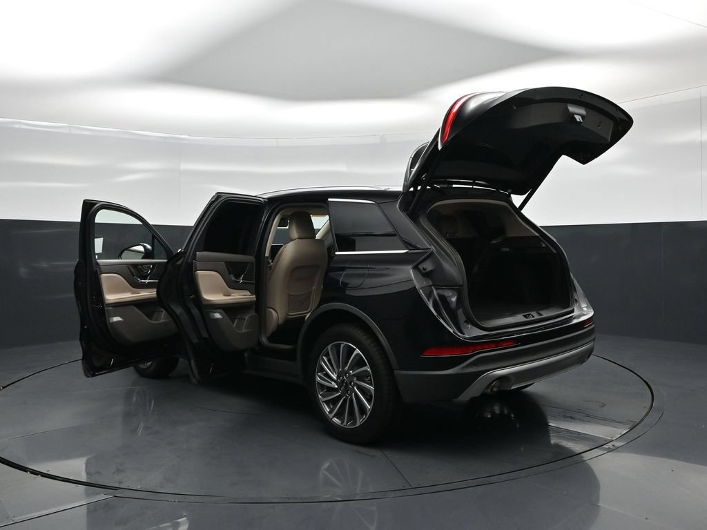 Used 2023 Lincoln Corsair Reserve w/ Equipment Group 201A FWD image 30