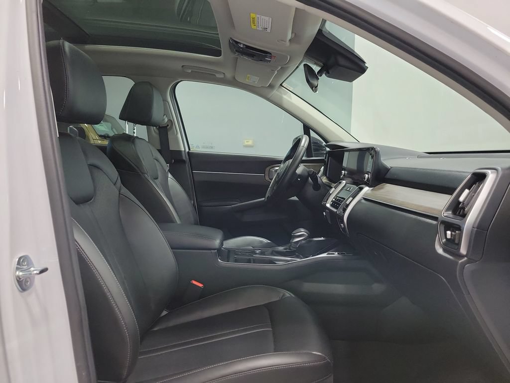 Used 2023 Kia Sorento S w/ Panoramic Sunroof Package AWD/4WD image 14