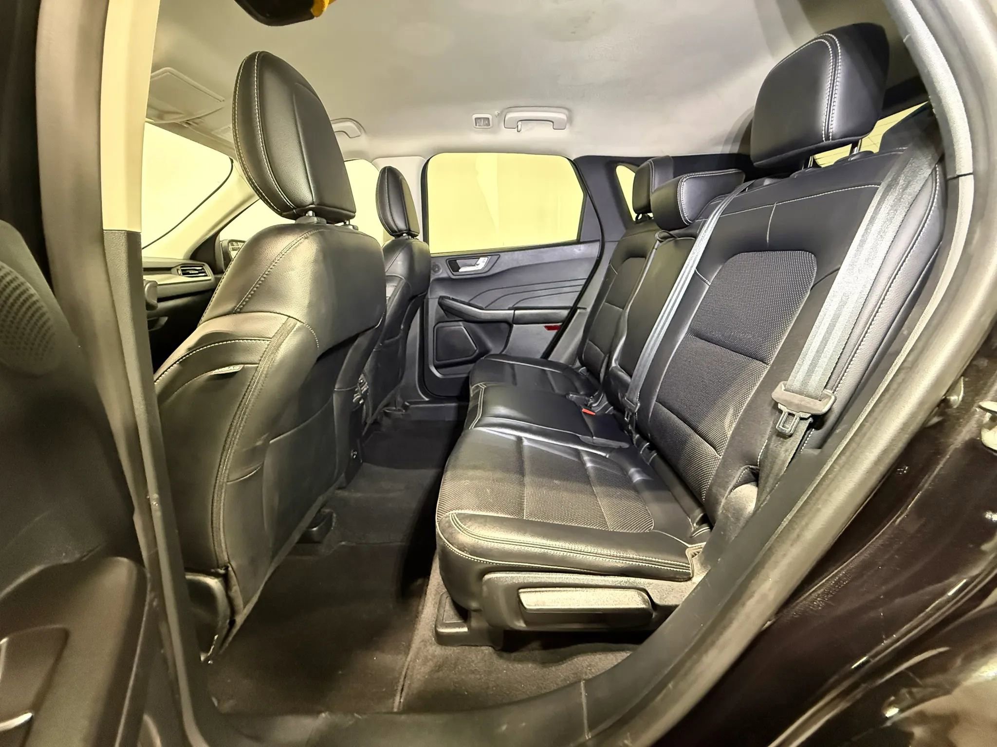 Used 2021 Ford Escape Titanium AWD/4WD image 15