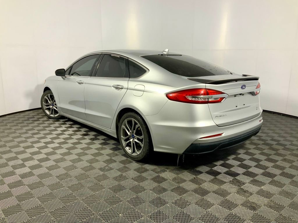 Used 2019 Ford Fusion SEL image 11