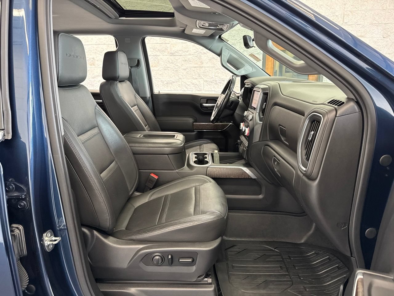 Used 2019 GMC Sierra 1500 Denali w/ Denali Ultimate Package AWD/4WD image 52