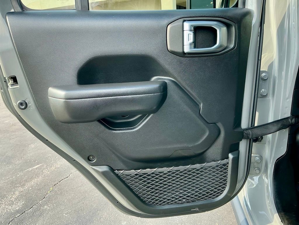 Used 2021 Jeep Wrangler Unlimited Islander image 32