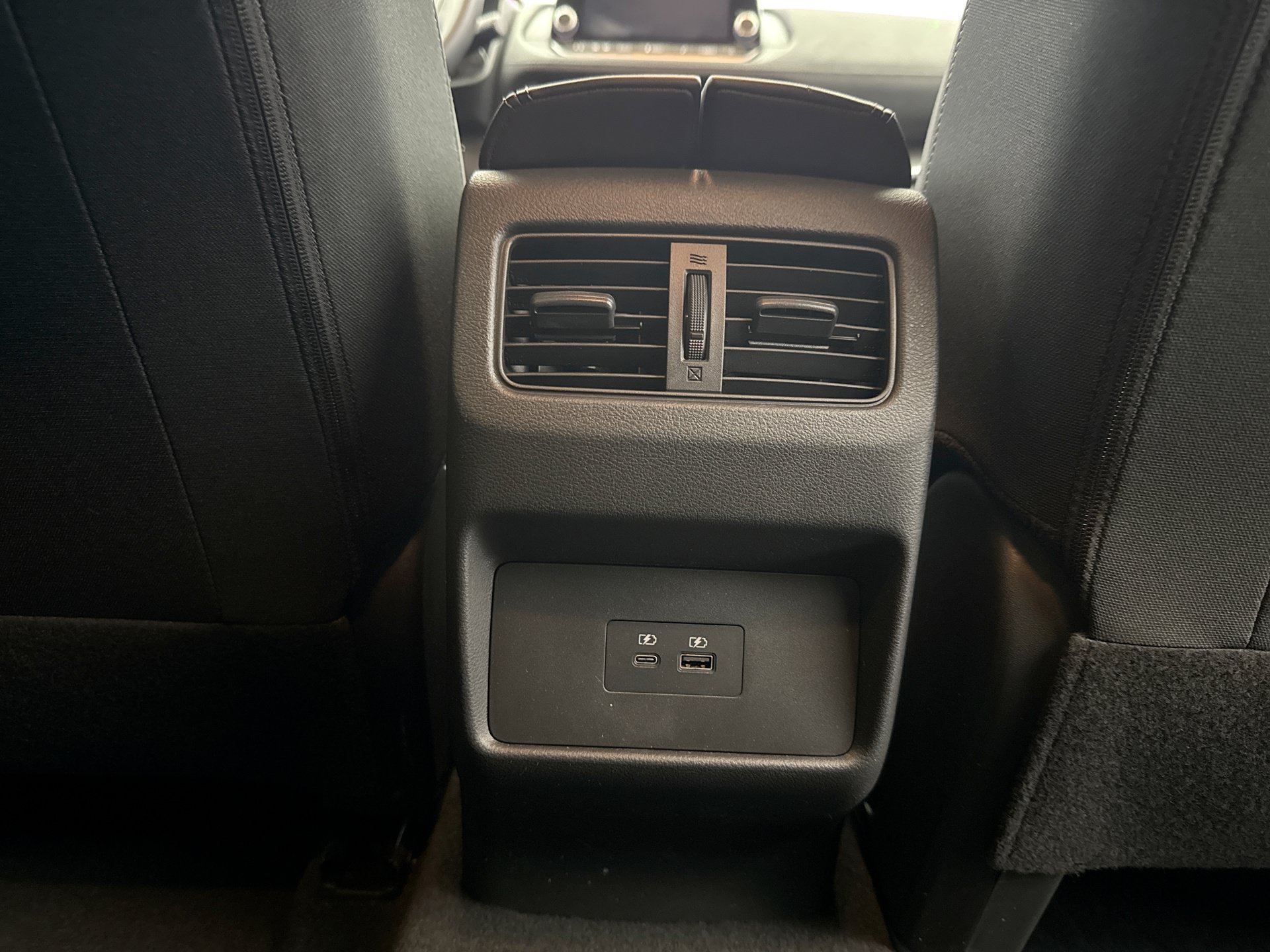 Used 2023 Nissan Rogue SV AWD/4WD image 19