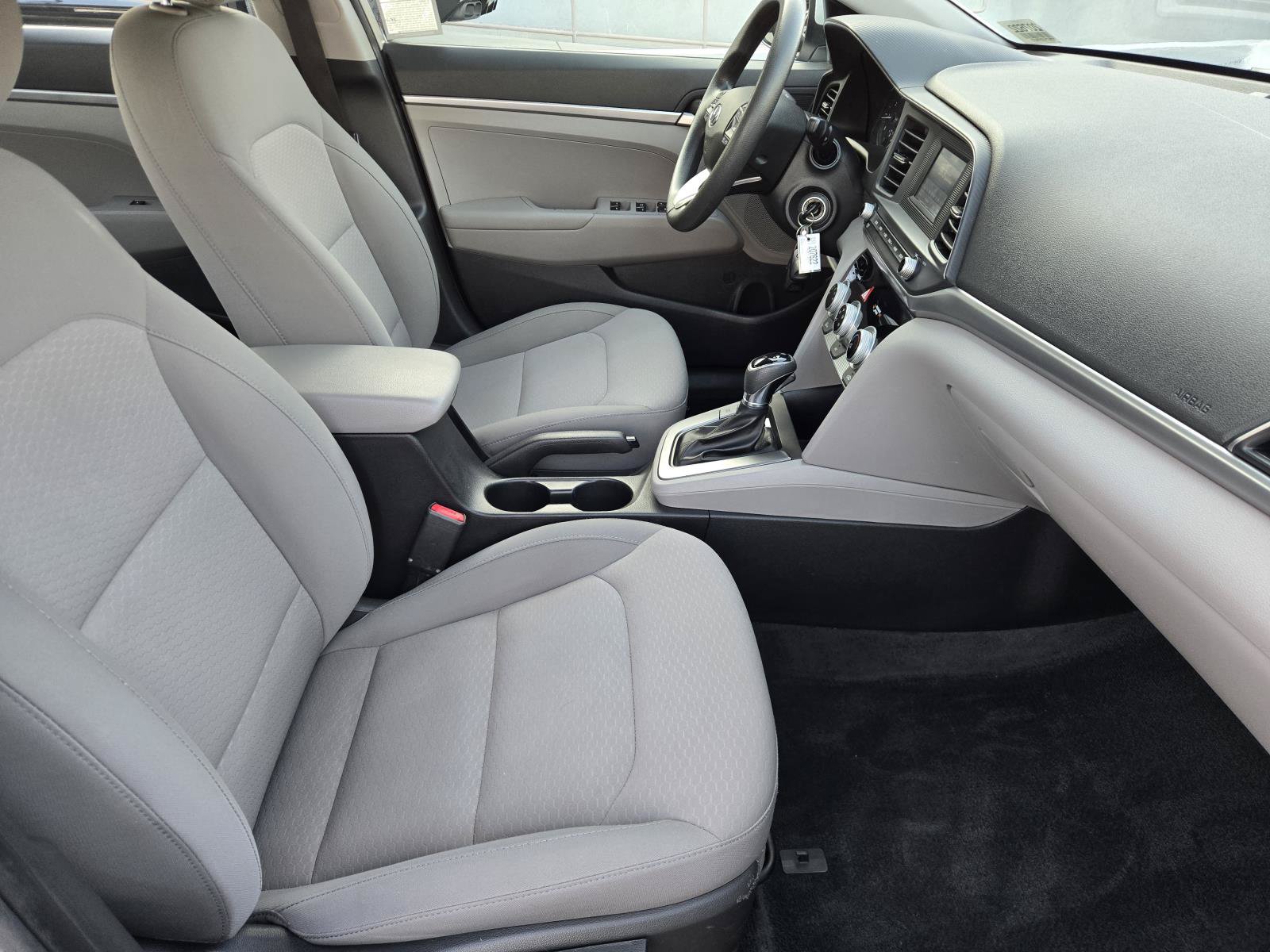Used 2019 Hyundai Elantra SE FWD image 29