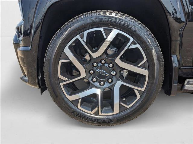 New 2024 Chevrolet Silverado EV RST image 11