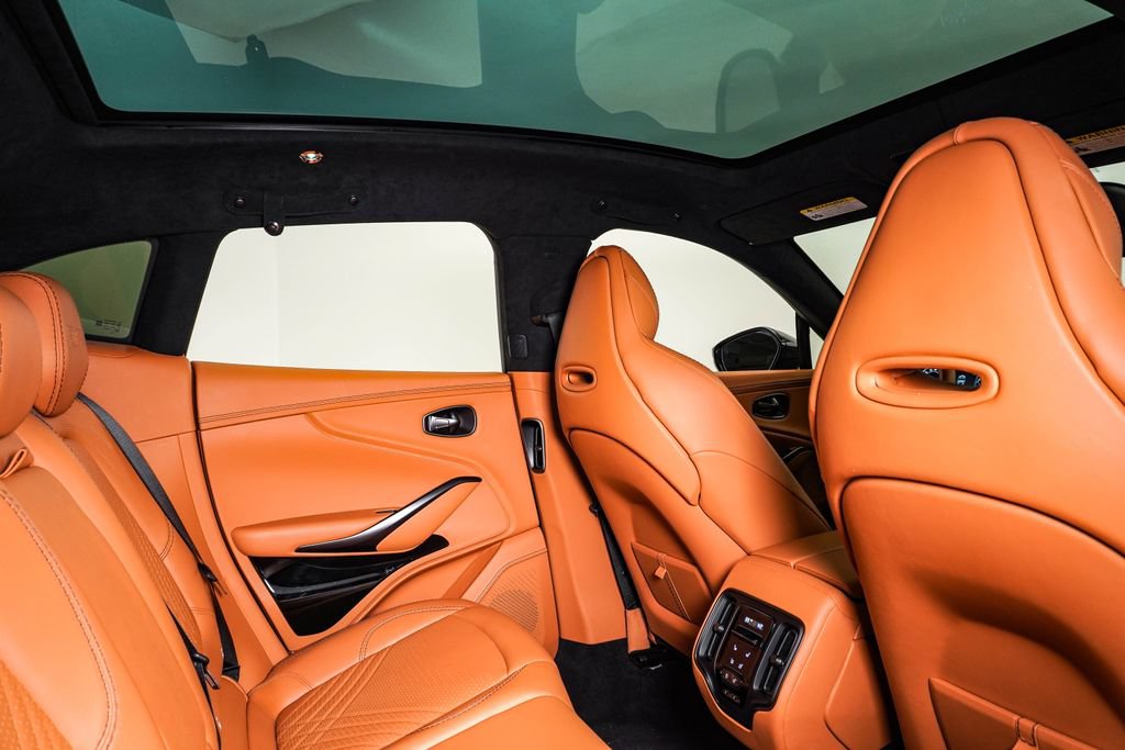 Used 2023 Aston Martin DBX AWD/4WD image 19
