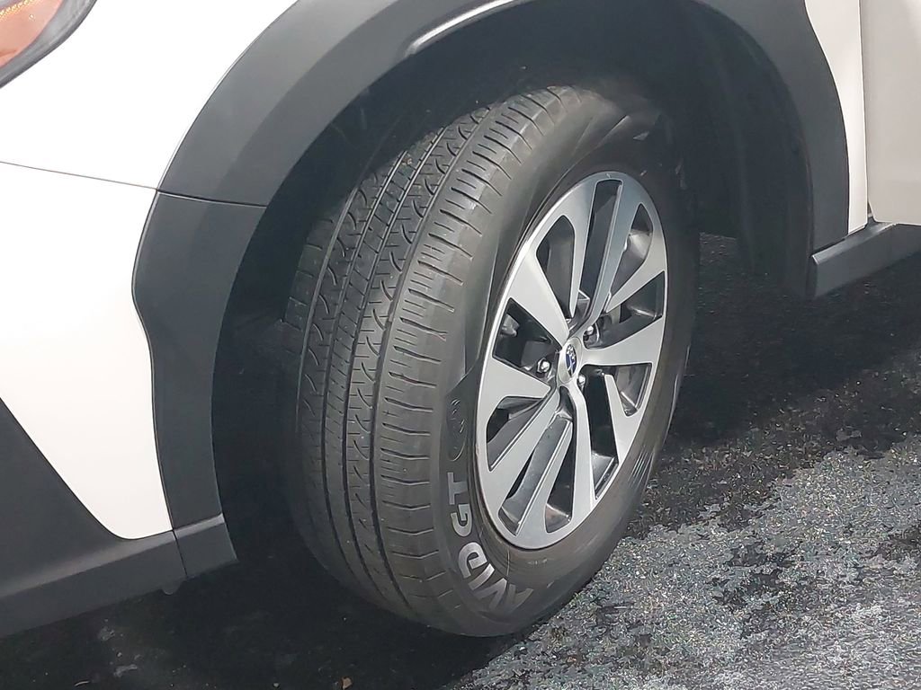 Used 2023 Subaru Outback Premium image 34